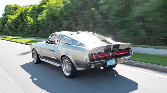 Hồi sinh xe cổ - Trào lưu chơi xe mới đang được giới đại gia ưa chuộng, có chiếc đỉnh cao đến mức Porsche phải nể phục- Ảnh 5. Hồi sinh xe cổ - Trào lưu chơi xe mới đang được giới đại gia ưa chuộng, có chiếc đỉnh cao đến mức Porsche phải nể phục- Ảnh 5.