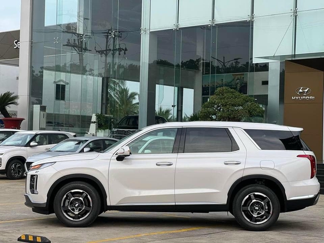 Giảm 120 triệu tại đại lý, giá bán của Hyundai Palisade còn thấp hơn cả 'đàn em' Santa Fe hybrid- Ảnh 5.