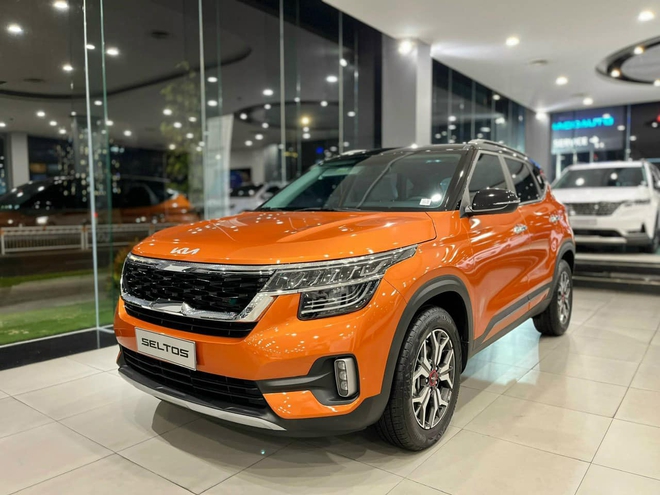 Đại lý xả hàng tồn, Kia Seltos giảm giá đến 50 triệu đồng: Bản cao cấp nhất rẻ hơn HR-V tiêu chuẩn, khách mua phải đánh đổi đời xe- Ảnh 5. Đại lý xả hàng tồn, Kia Seltos giảm giá đến 50 triệu đồng: Bản cao cấp nhất rẻ hơn HR-V tiêu chuẩn, khách mua phải đánh đổi đời xe- Ảnh 5.