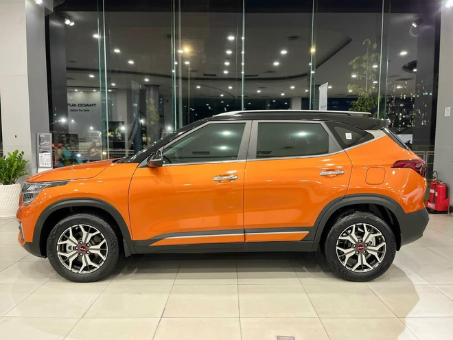 Đại lý xả hàng tồn, Kia Seltos giảm giá đến 50 triệu đồng: Bản cao cấp nhất rẻ hơn HR-V tiêu chuẩn, khách mua phải đánh đổi đời xe- Ảnh 6. Đại lý xả hàng tồn, Kia Seltos giảm giá đến 50 triệu đồng: Bản cao cấp nhất rẻ hơn HR-V tiêu chuẩn, khách mua phải đánh đổi đời xe- Ảnh 6.