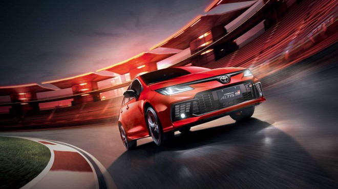 Ai chê Toyota Corolla Altis già thì có thể tham khảo bản thể thao mới ra mắt này: Bodykit hầm hố, có cánh gió, động cơ Camry, đấu Civic RS- Ảnh 6. Ai chê Toyota Corolla Altis già thì có thể tham khảo bản thể thao mới ra mắt này: Bodykit hầm hố, có cánh gió, động cơ Camry, đấu Civic RS- Ảnh 6.