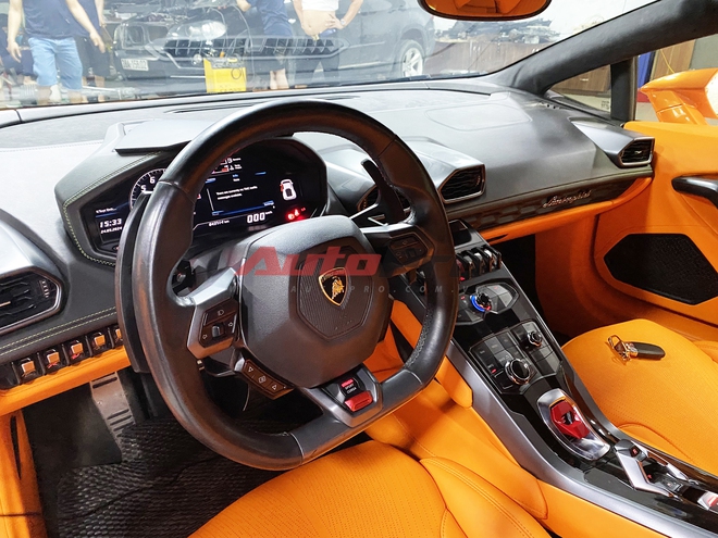 Thích McLaren nhưng chốt Lamborghini Huracan rồi độ lại, đại gia Nghệ An chia sẻ: 'Chạy êm, nâng gầm đi đường xấu được, tiết kiệm hơn LX 570'- Ảnh 12. Thích McLaren nhưng chốt Lamborghini Huracan rồi độ lại, đại gia Nghệ An chia sẻ: 'Chạy êm, nâng gầm đi đường xấu được, tiết kiệm hơn LX 570'- Ảnh 12.