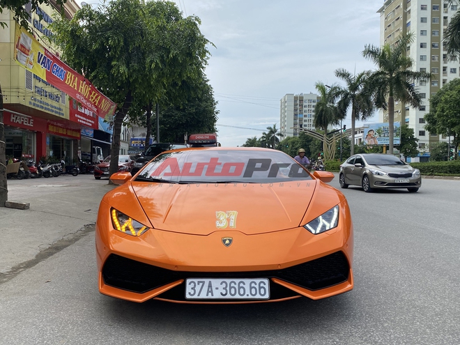 Thích McLaren nhưng chốt Lamborghini Huracan rồi độ lại, đại gia Nghệ An chia sẻ: 'Chạy êm, nâng gầm đi đường xấu được, tiết kiệm hơn LX 570'- Ảnh 6. Thích McLaren nhưng chốt Lamborghini Huracan rồi độ lại, đại gia Nghệ An chia sẻ: 'Chạy êm, nâng gầm đi đường xấu được, tiết kiệm hơn LX 570'- Ảnh 6.