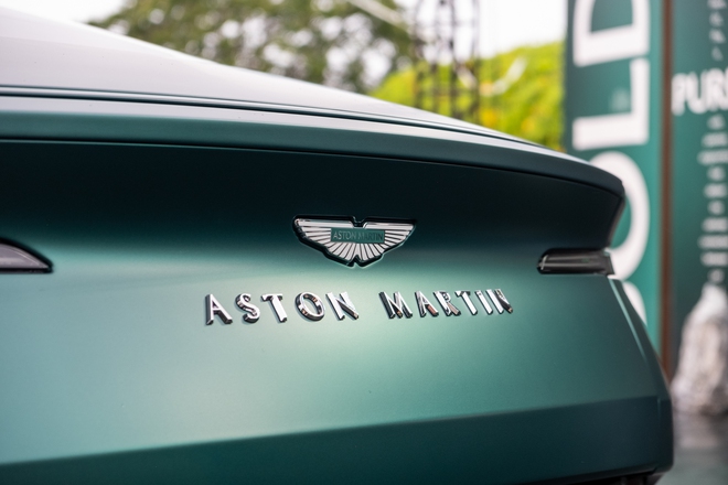 Aston Martin DB12 ra mắt Việt Nam: Giá từ 19,5 tỷ, đại gia thích mui trần hay option riêng vẫn đặt được nhưng cần chờ đợi- Ảnh 12. Aston Martin DB12 ra mắt Việt Nam: Giá từ 19,5 tỷ, đại gia thích mui trần hay option riêng vẫn đặt được nhưng cần chờ đợi- Ảnh 12.