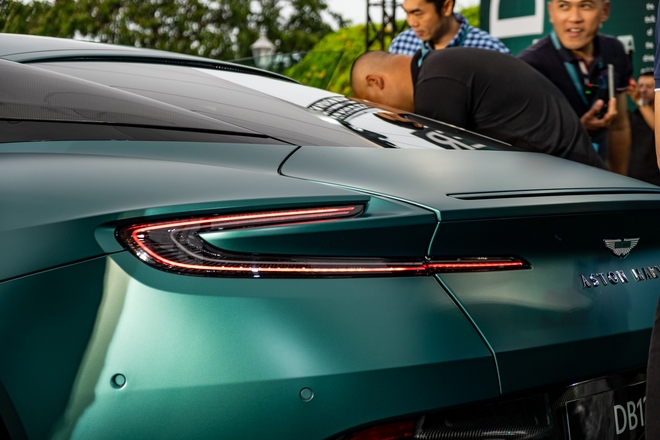 Aston Martin DB12 ra mắt Việt Nam: Giá từ 19,5 tỷ, đại gia thích mui trần hay option riêng vẫn đặt được nhưng cần chờ đợi- Ảnh 11.