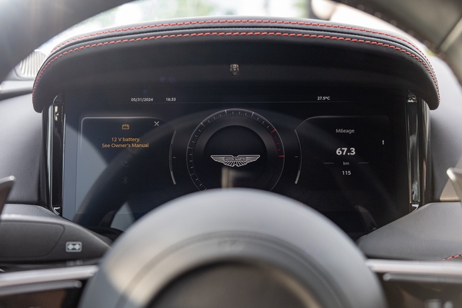 Aston Martin DB12 ra mắt Việt Nam: Giá từ 19,5 tỷ, đại gia thích mui trần hay option riêng vẫn đặt được nhưng cần chờ đợi- Ảnh 14. Aston Martin DB12 ra mắt Việt Nam: Giá từ 19,5 tỷ, đại gia thích mui trần hay option riêng vẫn đặt được nhưng cần chờ đợi- Ảnh 14.