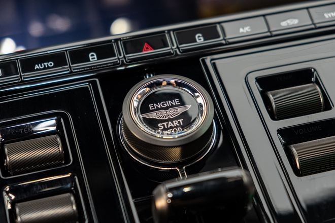 Aston Martin DB12 ra mắt Việt Nam: Giá từ 19,5 tỷ, đại gia thích mui trần hay option riêng vẫn đặt được nhưng cần chờ đợi- Ảnh 18. Aston Martin DB12 ra mắt Việt Nam: Giá từ 19,5 tỷ, đại gia thích mui trần hay option riêng vẫn đặt được nhưng cần chờ đợi- Ảnh 18.