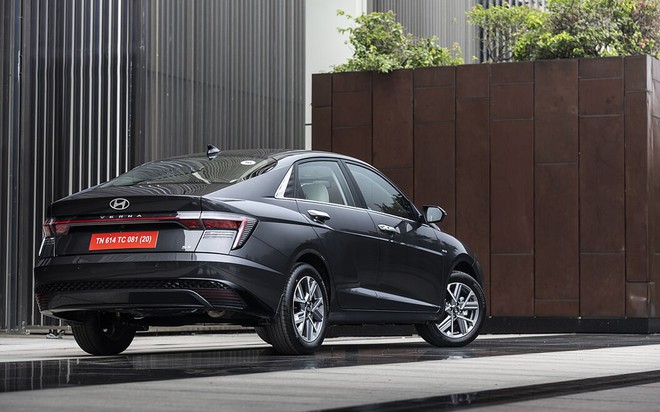 Hyundai Accent 2024 tại Việt Nam khác biệt thế nào so với Ấn Độ: Không có động cơ turbo, thiếu nhiều trang bị tiện nghi nhưng vẫn nhỉnh hơn ở 2 điểm- Ảnh 3. Hyundai Accent 2024 tại Việt Nam khác biệt thế nào so với Ấn Độ: Không có động cơ turbo, thiếu nhiều trang bị tiện nghi nhưng vẫn nhỉnh hơn ở 2 điểm- Ảnh 3.