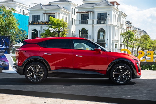 Lộ diện VinFast VF 7S giá 850 triệu: Khác nhiều trang bị, sức mạnh là điểm đáng quan tâm - Ảnh 6. Lộ diện VinFast VF 7S giá 850 triệu: Khác nhiều trang bị, sức mạnh là điểm đáng quan tâm - Ảnh 6.