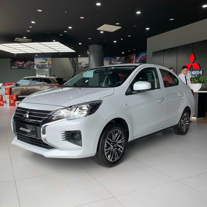 Loạt xe nhập giảm giá đấu xe lắp ráp sắp được ưu đãi trước bạ: Nhiều mẫu giảm trăm triệu, đa dạng phân khúc cho khách Việt lựa chọn- Ảnh 4. Loạt xe nhập giảm giá đấu xe lắp ráp sắp được ưu đãi trước bạ: Nhiều mẫu giảm trăm triệu, đa dạng phân khúc cho khách Việt lựa chọn- Ảnh 4.