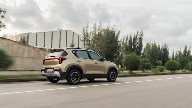 Đánh giá nhanh Kia Sonet 2024: Biến thành Seltos thu nhỏ, thêm đúng option khách Việt đang chờ- Ảnh 28. Đánh giá nhanh Kia Sonet 2024: Biến thành Seltos thu nhỏ, thêm đúng option khách Việt đang chờ- Ảnh 28.