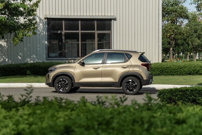 Đánh giá nhanh Kia Sonet 2024: Biến thành Seltos thu nhỏ, thêm đúng option khách Việt đang chờ- Ảnh 5. Đánh giá nhanh Kia Sonet 2024: Biến thành Seltos thu nhỏ, thêm đúng option khách Việt đang chờ- Ảnh 5.