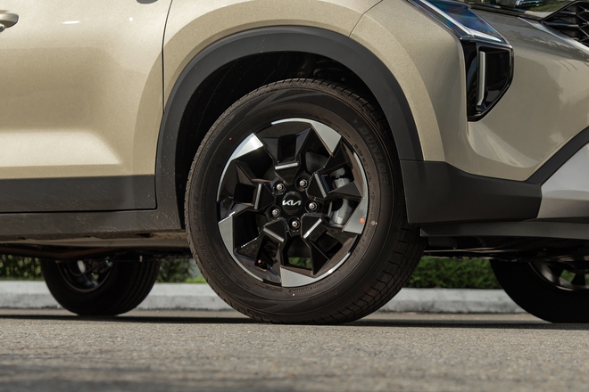 Đánh giá nhanh Kia Sonet 2024: Biến thành Seltos thu nhỏ, thêm đúng option khách Việt đang chờ- Ảnh 6. Đánh giá nhanh Kia Sonet 2024: Biến thành Seltos thu nhỏ, thêm đúng option khách Việt đang chờ- Ảnh 6.