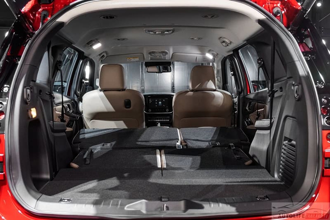 Isuzu mu-X 2025 ra mắt: Thêm bản thể thao, bổ sung công nghệ ADAS, nhưng về Việt Nam khó thoát kiếp xe ế- Ảnh 14. Isuzu mu-X 2025 ra mắt: Thêm bản thể thao, bổ sung công nghệ ADAS, nhưng về Việt Nam khó thoát kiếp xe ế- Ảnh 14.