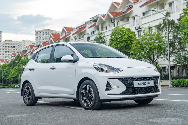 Chênh 11 triệu đồng, Hyundai Grand i10 và Kia Morning bản cao nhất hơn thua gì: Chọn an toàn hay thêm chút tiện nghi và sức mạnh động cơ- Ảnh 2. Chênh 11 triệu đồng, Hyundai Grand i10 và Kia Morning bản cao nhất hơn thua gì: Chọn an toàn hay thêm chút tiện nghi và sức mạnh động cơ- Ảnh 2.