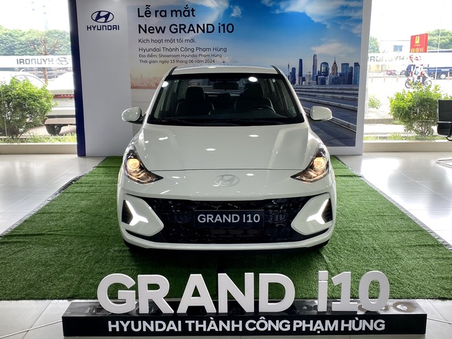 Ảnh thực tế Hyundai Grand i10 1.2AT hatchback giá 435 triệu đồng: Thấp hơn bản sedan 20 triệu đồng nhưng có ga tự động và đèn LED- Ảnh 3. Ảnh thực tế Hyundai Grand i10 1.2AT hatchback giá 435 triệu đồng: Thấp hơn bản sedan 20 triệu đồng nhưng có ga tự động và đèn LED- Ảnh 3.