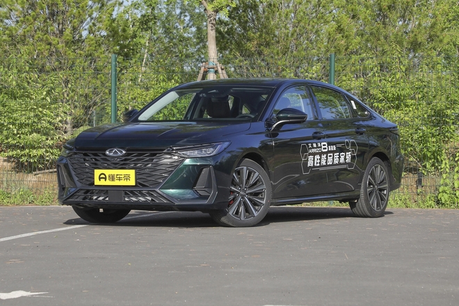 Hãng xe Trung Quốc đã đến Việt Nam tung mẫu đối thủ với Toyota Camry: Giá rẻ hơn hẳn, dùng option của xe sang, màn hình kép 24,6inch- Ảnh 2. Hãng xe Trung Quốc đã đến Việt Nam tung mẫu đối thủ với Toyota Camry: Giá rẻ hơn hẳn, dùng option của xe sang, màn hình kép 24,6inch- Ảnh 2.