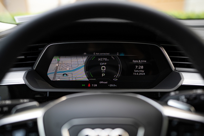 Audi Q8 e-tron ra mắt Việt Nam: Giá từ 3,8 tỷ đồng, bảo hành pin 8 năm, tặng sạc miễn phí- Ảnh 12. Audi Q8 e-tron ra mắt Việt Nam: Giá từ 3,8 tỷ đồng, bảo hành pin 8 năm, tặng sạc miễn phí- Ảnh 12.