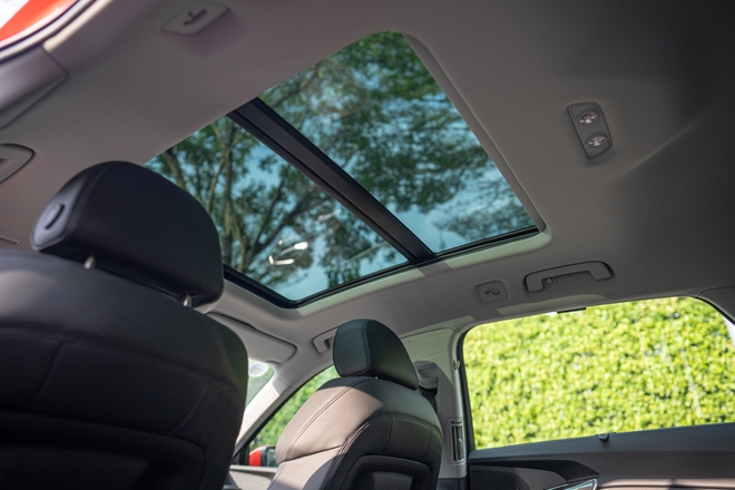 Audi Q8 e-tron ra mắt Việt Nam: Giá từ 3,8 tỷ đồng, bảo hành pin 8 năm, tặng sạc miễn phí- Ảnh 17. Audi Q8 e-tron ra mắt Việt Nam: Giá từ 3,8 tỷ đồng, bảo hành pin 8 năm, tặng sạc miễn phí- Ảnh 17.