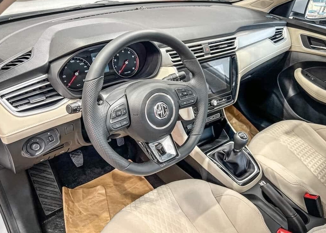 ‘Sedan rẻ nhất Việt Nam’ MG5 giảm giá kỷ lục tại đại lý: Bản base còn hơn 320 triệu, rẻ hơn i10 dù cỡ lớn hơn Accent- Ảnh 6. ‘Sedan rẻ nhất Việt Nam’ MG5 giảm giá kỷ lục tại đại lý: Bản base còn hơn 320 triệu, rẻ hơn i10 dù cỡ lớn hơn Accent- Ảnh 6.