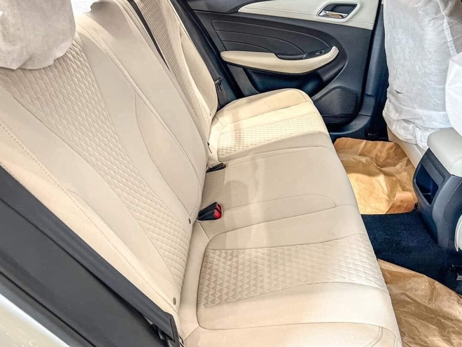 ‘Sedan rẻ nhất Việt Nam’ MG5 giảm giá kỷ lục tại đại lý: Bản base còn hơn 320 triệu, rẻ hơn i10 dù cỡ lớn hơn Accent- Ảnh 7. ‘Sedan rẻ nhất Việt Nam’ MG5 giảm giá kỷ lục tại đại lý: Bản base còn hơn 320 triệu, rẻ hơn i10 dù cỡ lớn hơn Accent- Ảnh 7.