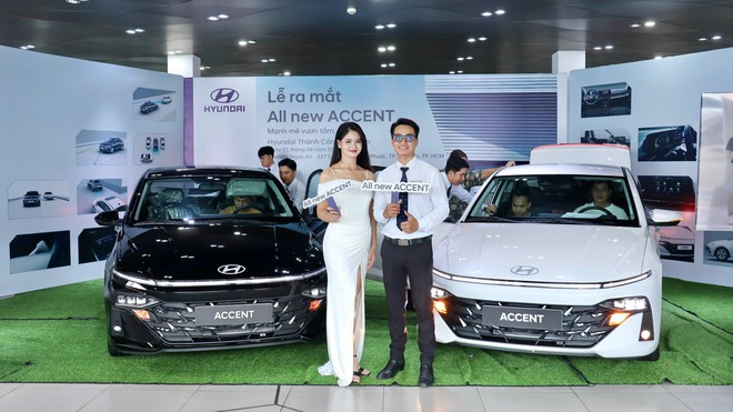 Hyundai Accent 2024 ồ ạt về đại lý: Không ‘lạc’, tặng thêm cả phụ kiện, chủ yếu bản Đặc biệt, Cao cấp- Ảnh 4. Hyundai Accent 2024 ồ ạt về đại lý: Không ‘lạc’, tặng thêm cả phụ kiện, chủ yếu bản Đặc biệt, Cao cấp- Ảnh 4.