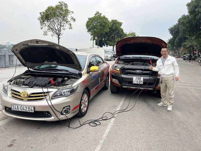 Sếp công ty dược cứu hộ hàng nghìn ô tô miễn phí bằng Toyota Corolla Altis: 'Có người bảo hâm, chẳng ai max rảnh thế này'- Ảnh 10. Sếp công ty dược cứu hộ hàng nghìn ô tô miễn phí bằng Toyota Corolla Altis: 'Có người bảo hâm, chẳng ai max rảnh thế này'- Ảnh 10.