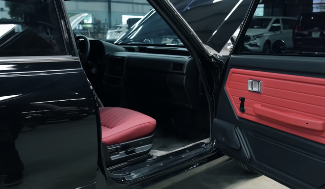 Dân chơi Việt độ lại Toyota Crown 49 năm tuổi như xe mới: Mất 120 ngày để hoàn thiện, có chi tiết giống Bentley- Ảnh 9. Dân chơi Việt độ lại Toyota Crown 49 năm tuổi như xe mới: Mất 120 ngày để hoàn thiện, có chi tiết giống Bentley- Ảnh 9.