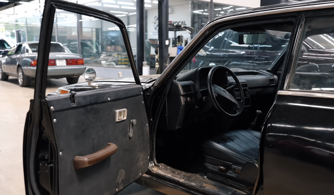 Dân chơi Việt độ lại Toyota Crown 49 năm tuổi như xe mới: Mất 120 ngày để hoàn thiện, có chi tiết giống Bentley- Ảnh 8. Dân chơi Việt độ lại Toyota Crown 49 năm tuổi như xe mới: Mất 120 ngày để hoàn thiện, có chi tiết giống Bentley- Ảnh 8.