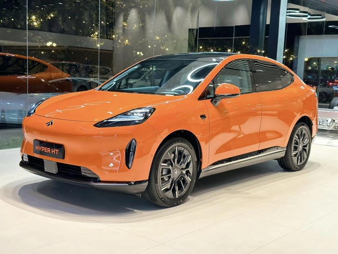 Aion Hyper HT sắp về Việt Nam: Cửa cánh chim, mạnh ngang VF 7, đầy pin chạy Hà Nội - Đà Nẵng không cần sạc lại- Ảnh 4. Aion Hyper HT sắp về Việt Nam: Cửa cánh chim, mạnh ngang VF 7, đầy pin chạy Hà Nội - Đà Nẵng không cần sạc lại- Ảnh 4.