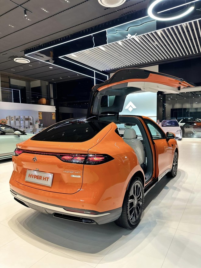 Aion Hyper HT sắp về Việt Nam: Cửa cánh chim, mạnh ngang VF 7, đầy pin chạy Hà Nội - Đà Nẵng không cần sạc lại- Ảnh 7. Aion Hyper HT sắp về Việt Nam: Cửa cánh chim, mạnh ngang VF 7, đầy pin chạy Hà Nội - Đà Nẵng không cần sạc lại- Ảnh 7.