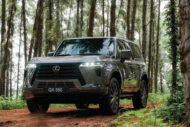 Lexus GX 550 ra mắt Việt Nam: Giá từ 6,2 tỷ, máy như Land Cruiser, nhiều công nghệ sang xịn chưa từng có- Ảnh 3.