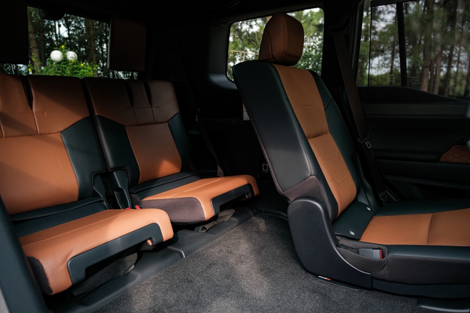 Lexus GX 550 ra mắt Việt Nam: Giá từ 6,2 tỷ, máy như Land Cruiser, nhiều công nghệ sang xịn chưa từng có- Ảnh 15. Lexus GX 550 ra mắt Việt Nam: Giá từ 6,2 tỷ, máy như Land Cruiser, nhiều công nghệ sang xịn chưa từng có- Ảnh 15.