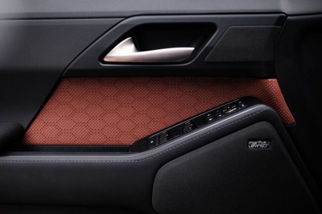 Lexus GX 550 ra mắt Việt Nam: Giá từ 6,2 tỷ, máy như Land Cruiser, nhiều công nghệ sang xịn chưa từng có- Ảnh 17. Lexus GX 550 ra mắt Việt Nam: Giá từ 6,2 tỷ, máy như Land Cruiser, nhiều công nghệ sang xịn chưa từng có- Ảnh 17.