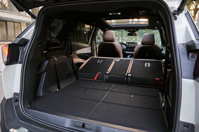 Peugeot 5008 giảm giá tới hơn trăm triệu ở đại lý, xe tiền tỉ nay rẻ hơn hàng loạt đối thủ Fortuner, Santa Fe, CX-8- Ảnh 10. Peugeot 5008 giảm giá tới hơn trăm triệu ở đại lý, xe tiền tỉ nay rẻ hơn hàng loạt đối thủ Fortuner, Santa Fe, CX-8- Ảnh 10.