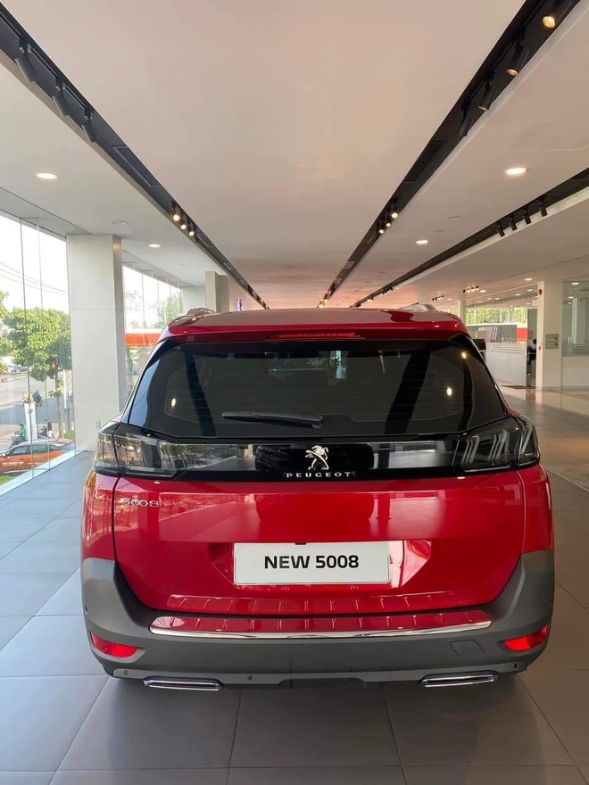 Peugeot 5008 giảm giá tới hơn trăm triệu ở đại lý, xe tiền tỉ nay rẻ hơn hàng loạt đối thủ Fortuner, Santa Fe, CX-8- Ảnh 7. Peugeot 5008 giảm giá tới hơn trăm triệu ở đại lý, xe tiền tỉ nay rẻ hơn hàng loạt đối thủ Fortuner, Santa Fe, CX-8- Ảnh 7.