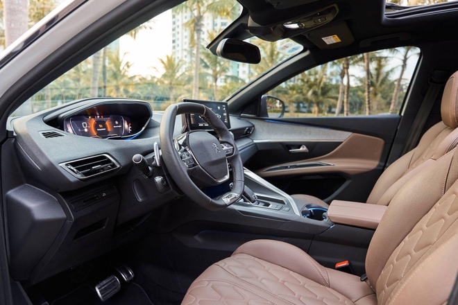 Peugeot 5008 giảm giá tới hơn trăm triệu ở đại lý, xe tiền tỉ nay rẻ hơn hàng loạt đối thủ Fortuner, Santa Fe, CX-8- Ảnh 8. Peugeot 5008 giảm giá tới hơn trăm triệu ở đại lý, xe tiền tỉ nay rẻ hơn hàng loạt đối thủ Fortuner, Santa Fe, CX-8- Ảnh 8.