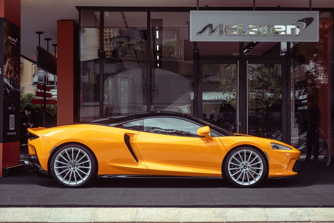Hot girl 9X đời đầu tặng McLaren GT cho ông xã nhân dịp sinh nhật: Giá không dưới 16 tỷ đồng, là xe chính hãng độc nhất Việt Nam- Ảnh 7.