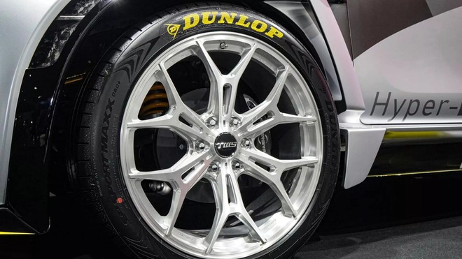 Fan Toyota Fortuner mê tốc độ sẽ thích bản đặc biệt này: Mạnh 221 mã lực, bodykit hầm hố, chỉ có 4 chỗ ngồi- Ảnh 5. Fan Toyota Fortuner mê tốc độ sẽ thích bản đặc biệt này: Mạnh 221 mã lực, bodykit hầm hố, chỉ có 4 chỗ ngồi- Ảnh 5.