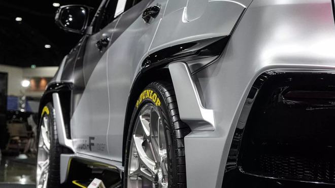 Fan Toyota Fortuner mê tốc độ sẽ thích bản đặc biệt này: Mạnh 221 mã lực, bodykit hầm hố, chỉ có 4 chỗ ngồi- Ảnh 6. Fan Toyota Fortuner mê tốc độ sẽ thích bản đặc biệt này: Mạnh 221 mã lực, bodykit hầm hố, chỉ có 4 chỗ ngồi- Ảnh 6.