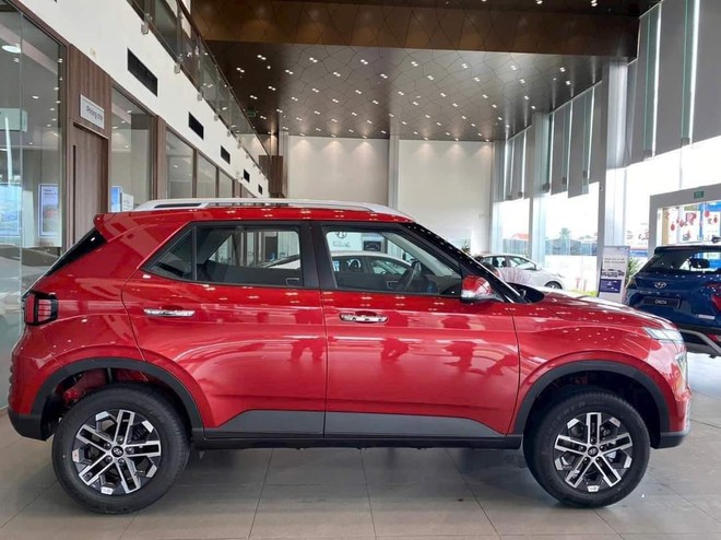 Hyundai Venue giảm giá kép tại đại lý: Bản ‘base’ còn 485 triệu, đấu Raize bằng giá rẻ nhất phân khúc- Ảnh 5. Hyundai Venue giảm giá kép tại đại lý: Bản ‘base’ còn 485 triệu, đấu Raize bằng giá rẻ nhất phân khúc- Ảnh 5.