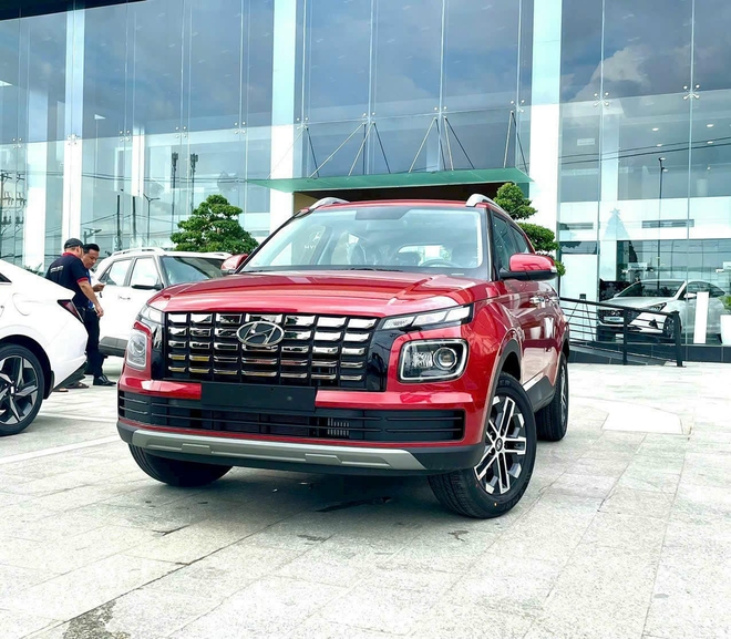 Hyundai Venue giảm giá kép tại đại lý: Bản ‘base’ còn 485 triệu, đấu Raize bằng giá rẻ nhất phân khúc- Ảnh 3. Hyundai Venue giảm giá kép tại đại lý: Bản ‘base’ còn 485 triệu, đấu Raize bằng giá rẻ nhất phân khúc- Ảnh 3.