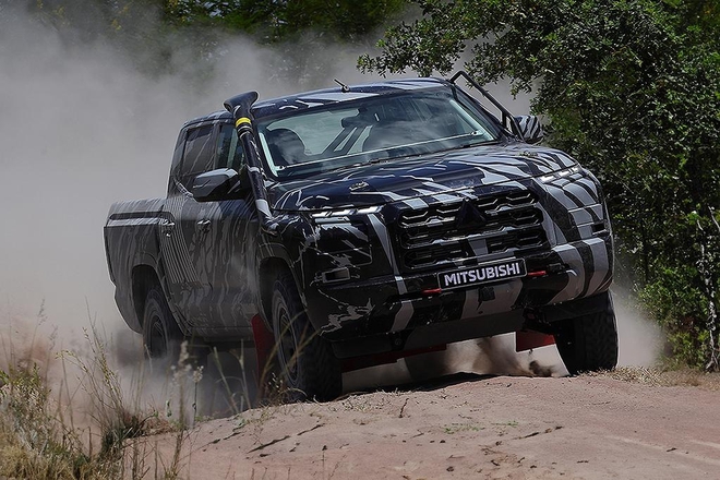Mitsubishi Triton Ralliart 2025 dễ trang bị động cơ hybrid sạc điện đấu Hilux và Navara, báo Úc e vẫn Ranger Raptor vẫn trên một bậc- Ảnh 5. Mitsubishi Triton Ralliart 2025 dễ trang bị động cơ hybrid sạc điện đấu Hilux và Navara, báo Úc e vẫn Ranger Raptor vẫn trên một bậc- Ảnh 5.