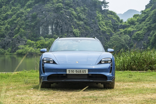 Bỏ 7 tỷ mua Porsche Taycan Cross Turismo đi phượt, đây là 3 thứ trải nghiệm bạn khó tìm thấy trên bất kỳ chiếc xe nào khác- Ảnh 21. Bỏ 7 tỷ mua Porsche Taycan Cross Turismo đi phượt, đây là 3 thứ trải nghiệm bạn khó tìm thấy trên bất kỳ chiếc xe nào khác- Ảnh 21.