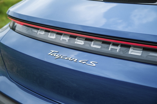 Bỏ 7 tỷ mua Porsche Taycan Cross Turismo đi phượt, đây là 3 thứ trải nghiệm bạn khó tìm thấy trên bất kỳ chiếc xe nào khác- Ảnh 25. Bỏ 7 tỷ mua Porsche Taycan Cross Turismo đi phượt, đây là 3 thứ trải nghiệm bạn khó tìm thấy trên bất kỳ chiếc xe nào khác- Ảnh 25.