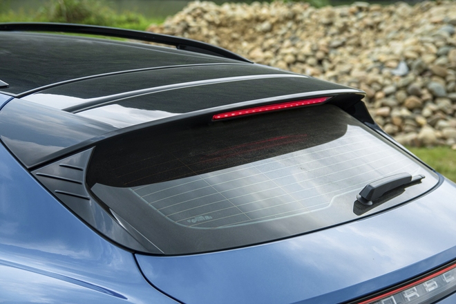 Bỏ 7 tỷ mua Porsche Taycan Cross Turismo đi phượt, đây là 3 thứ trải nghiệm bạn khó tìm thấy trên bất kỳ chiếc xe nào khác- Ảnh 26. Bỏ 7 tỷ mua Porsche Taycan Cross Turismo đi phượt, đây là 3 thứ trải nghiệm bạn khó tìm thấy trên bất kỳ chiếc xe nào khác- Ảnh 26.