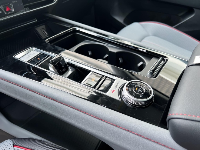 Lăn bánh VW Teramont X tiết kiệm thêm 130 triệu: Bản 'base' còn hơn 1,8 tỷ, đấu Explorer với giá rẻ hơn 220 triệu đồng- Ảnh 12. Lăn bánh VW Teramont X tiết kiệm thêm 130 triệu: Bản 'base' còn hơn 1,8 tỷ, đấu Explorer với giá rẻ hơn 220 triệu đồng- Ảnh 12.