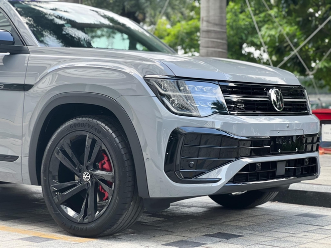 Lăn bánh VW Teramont X tiết kiệm thêm 130 triệu: Bản 'base' còn hơn 1,8 tỷ, đấu Explorer với giá rẻ hơn 220 triệu đồng- Ảnh 7. Lăn bánh VW Teramont X tiết kiệm thêm 130 triệu: Bản 'base' còn hơn 1,8 tỷ, đấu Explorer với giá rẻ hơn 220 triệu đồng- Ảnh 7.