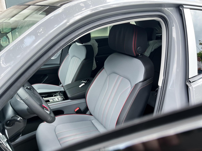 Lăn bánh VW Teramont X tiết kiệm thêm 130 triệu: Bản 'base' còn hơn 1,8 tỷ, đấu Explorer với giá rẻ hơn 220 triệu đồng- Ảnh 11. Lăn bánh VW Teramont X tiết kiệm thêm 130 triệu: Bản 'base' còn hơn 1,8 tỷ, đấu Explorer với giá rẻ hơn 220 triệu đồng- Ảnh 11.