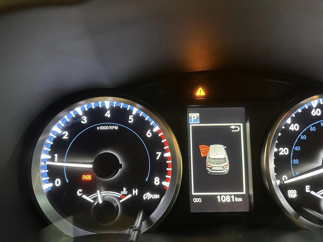 Toyota Highlander 7 năm tuổi mới lăn bánh hơn 1.000km được bán lại 1,7 tỷ đồng: Vẫn dùng vô lăng 'nhựa' nhưng có gói ADAS- Ảnh 7. Toyota Highlander 7 năm tuổi mới lăn bánh hơn 1.000km được bán lại 1,7 tỷ đồng: Vẫn dùng vô lăng 'nhựa' nhưng có gói ADAS- Ảnh 7.